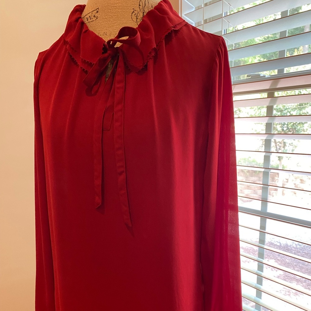Women blouse size M still new!